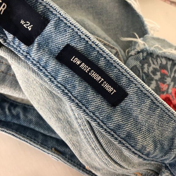 Hollister Low Rise Short Short Floral Embroidered cuff 0/24w - Picture 10 of 11